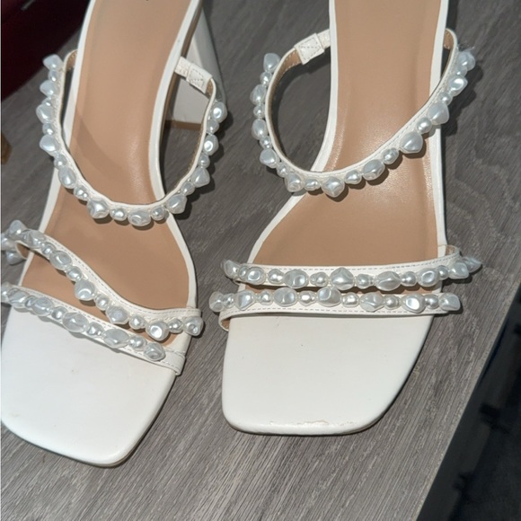 A New Day Women's Cream Sandals with Pearl Accents - Picture 3 of 5